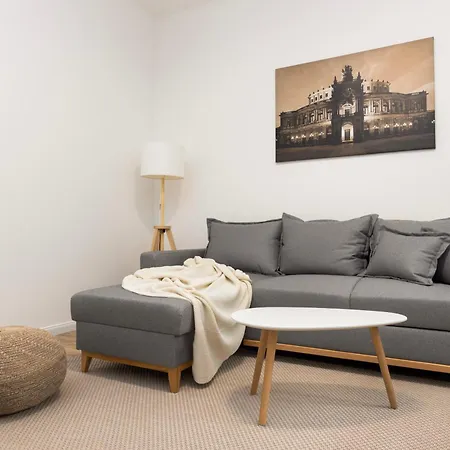 Deluxe - Garden - Near Elbe - Airport アパート *